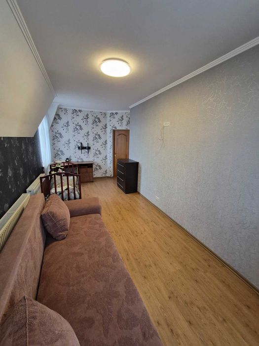 Продам добротний будинок 225м2 з ремонтом меблями і технікою, 10 соток