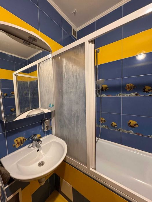 Оренда 2 кімнатної квартири на Стрілецькій ( р-н Набережного Кварталу)