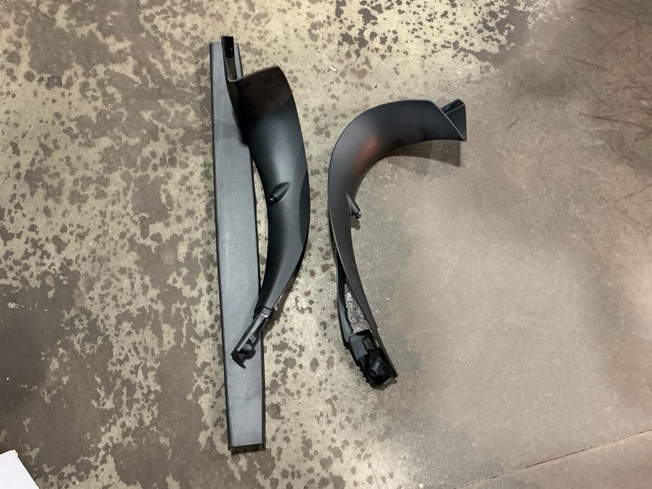 plásticos da mala Peugeot 308 limousine ano 2008