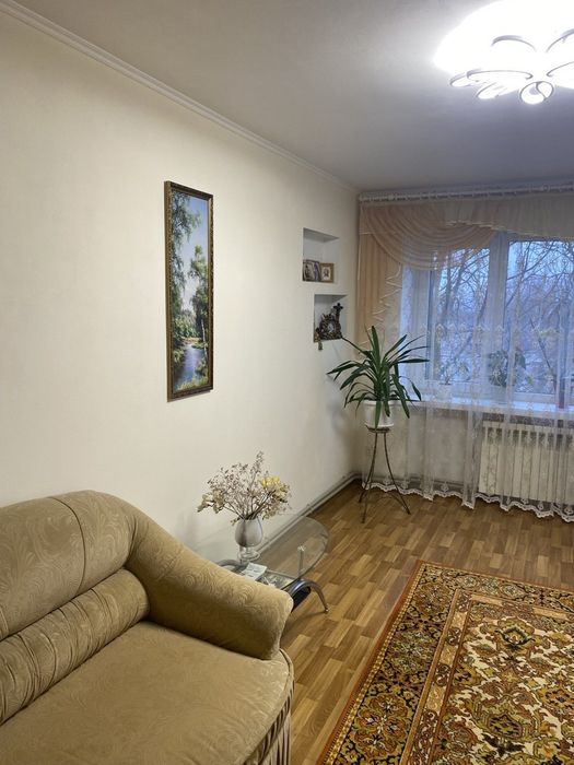 Продам  3-кімнатну квартиру