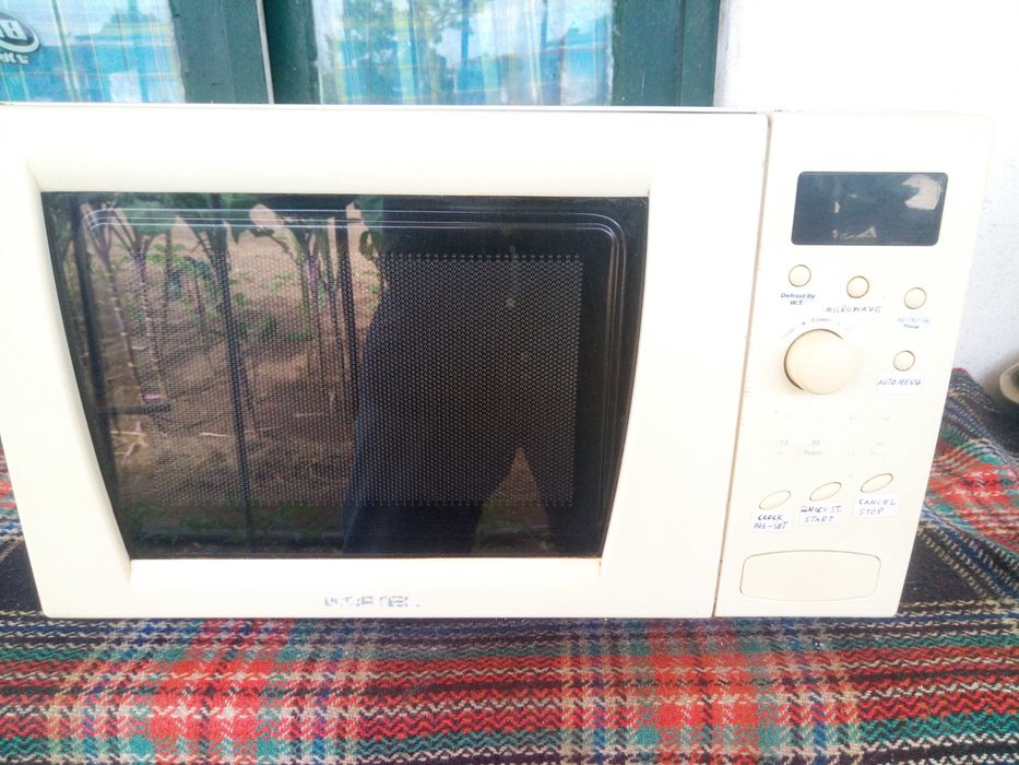 Microondas em bom estado a funcionar