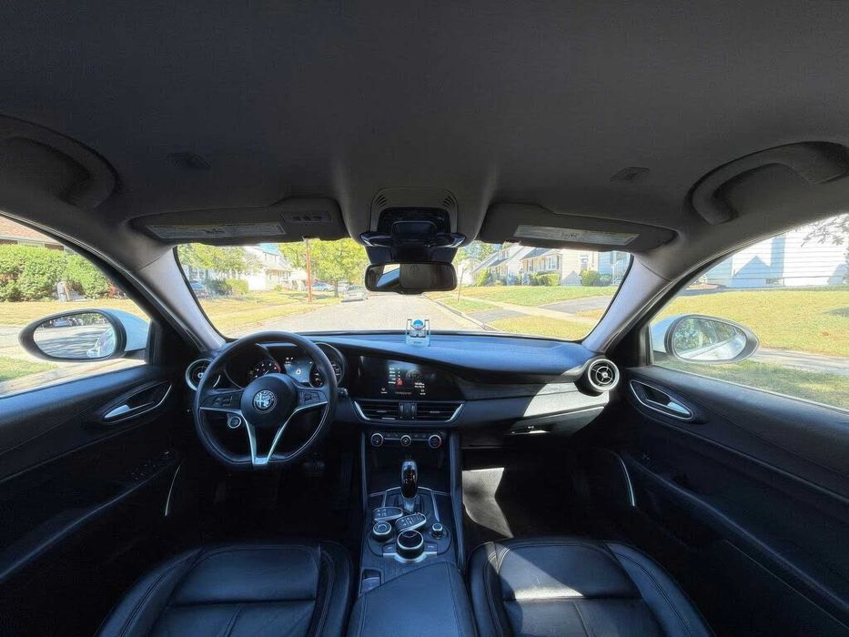 Alfa Romeo Giulia      2018