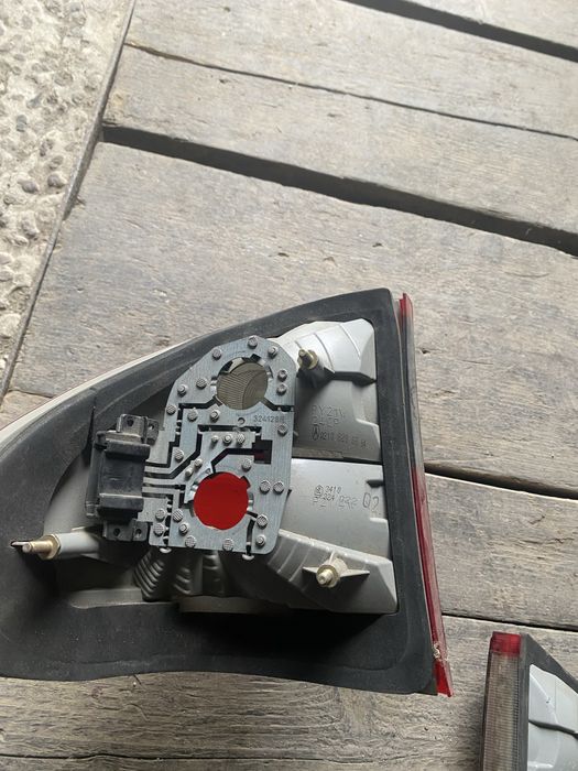 Задні Фонарі Mercedes 210