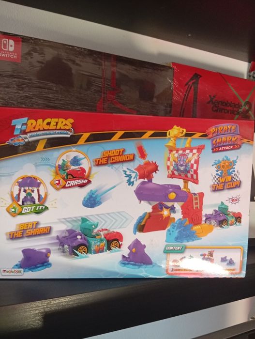 T-racers Pirate shark attack