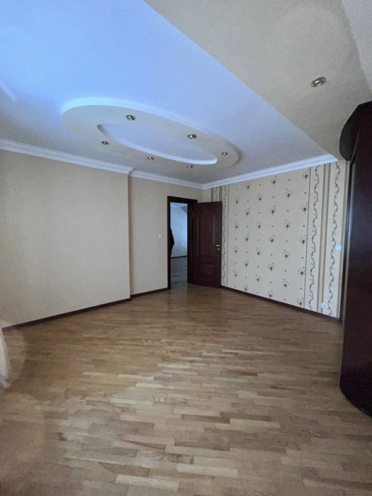 Продаж будинок центр міста
