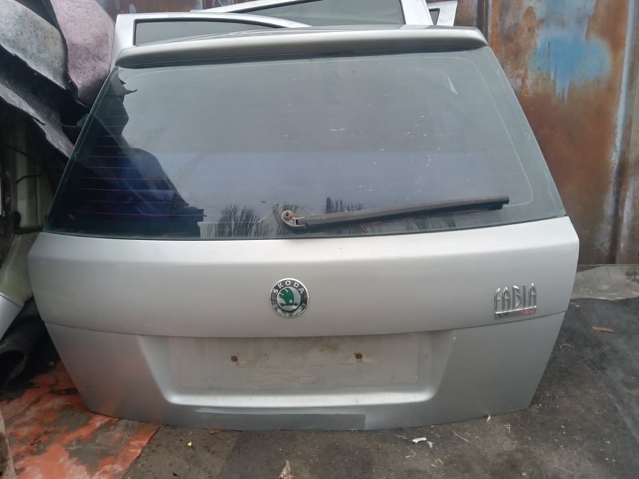 Крышка багажника на ШКОДУ ФАБИЯ хачбэк