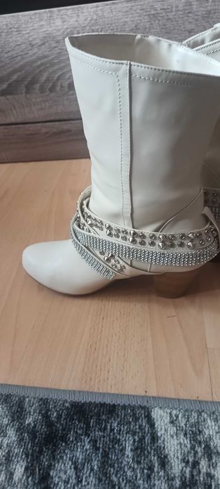 Sprzedam buty damskie