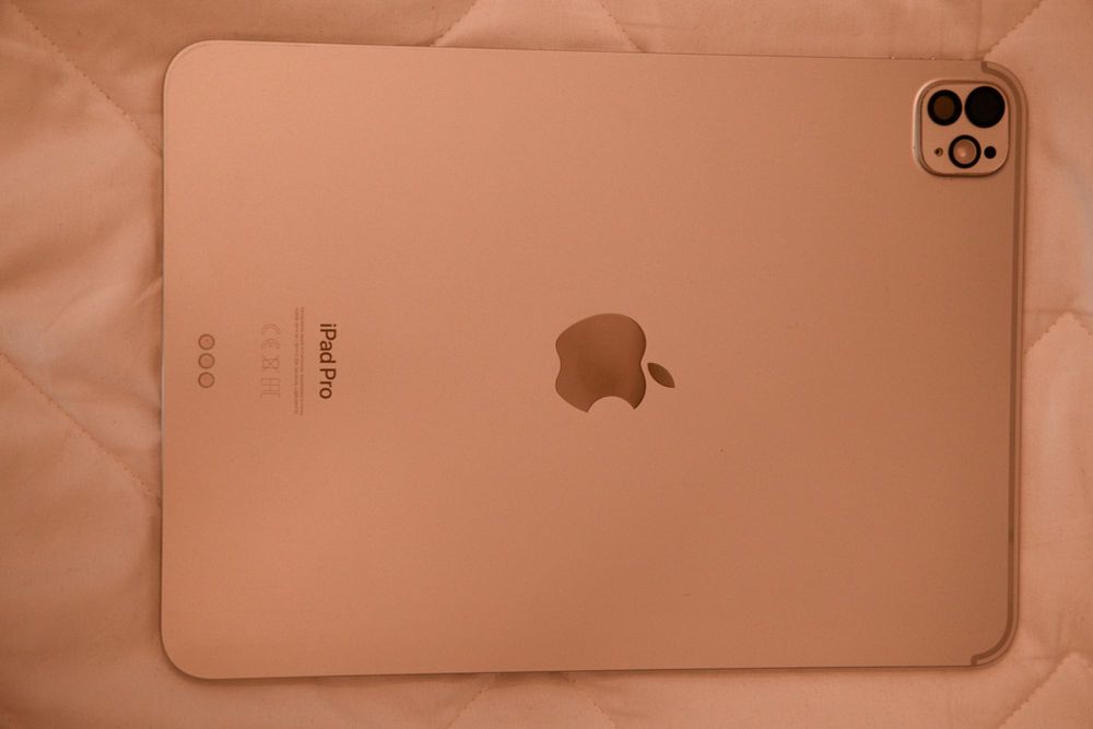 iPad Pro 11 cali M4 256 gb wifi stan idealny, Magic Keyboard oryginalna stan bardzo dobry.