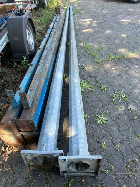 Słupy pod latarnie lampy kamery