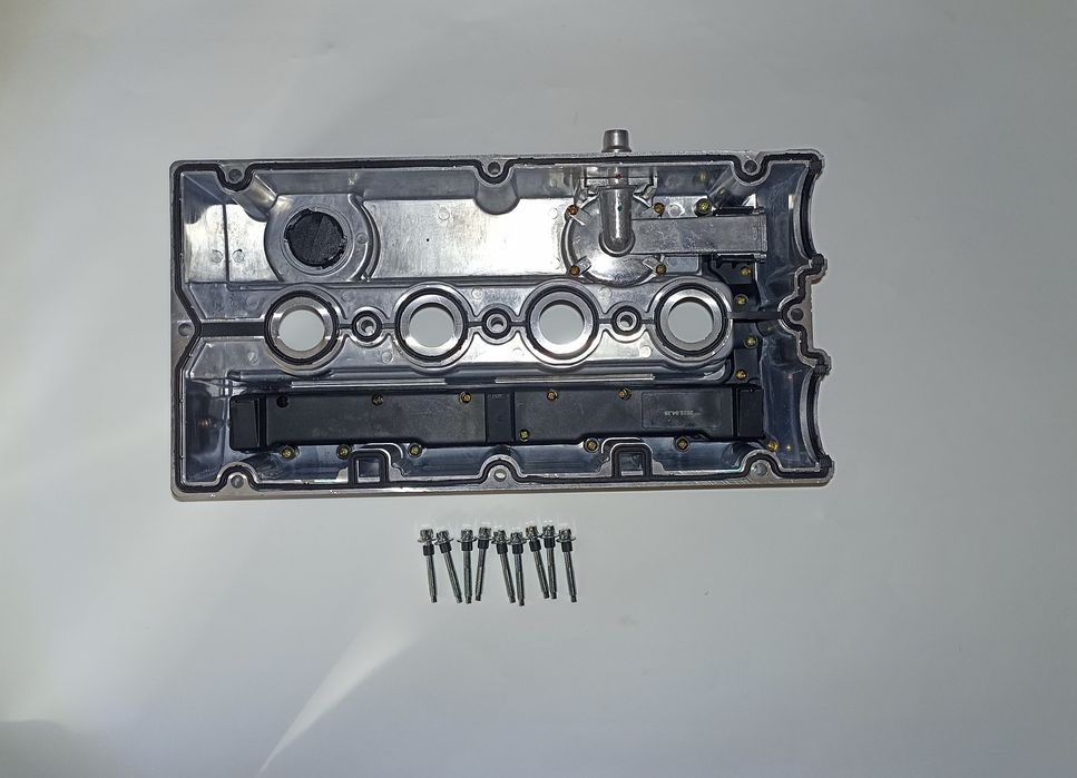 Крышка клапанов ГБЦ Z16XEP Z16XE1 OPEL Astra Zafira Meriva-A Vectra-C