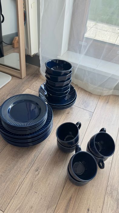 Zastawa z Ikea, granat, używane