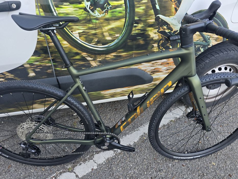 Bicicleta de carbono de gravel 12x1v nova