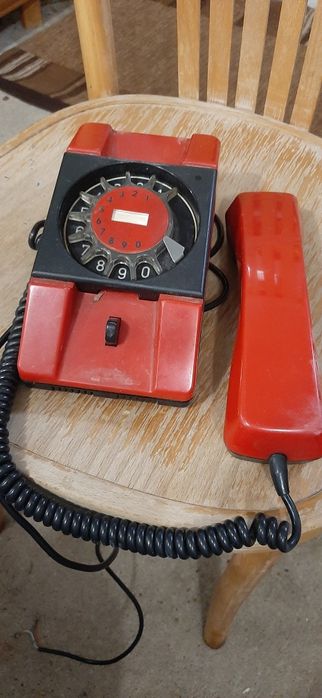 Stary telefon prl
