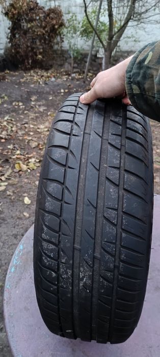 Продам літню гуму з дисками