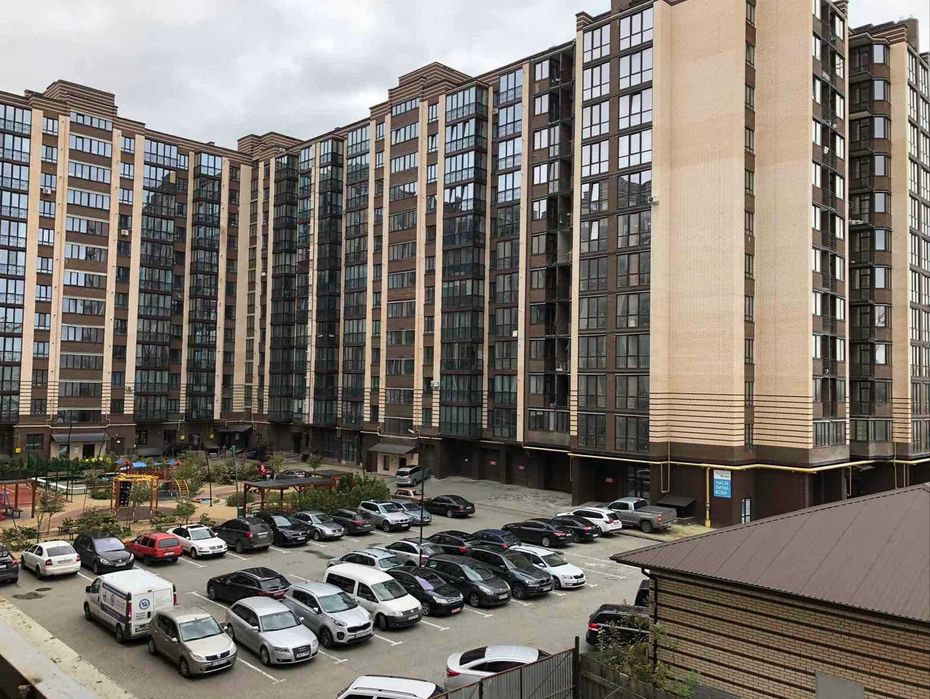 Новобудова р-н Центр. Київський майдан пог 500,  доб 900