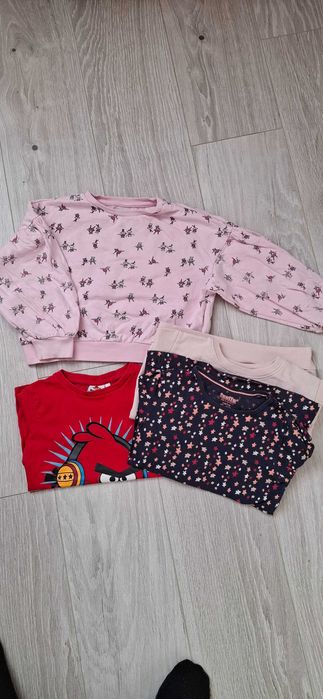 Подарую  речі для дівчинки