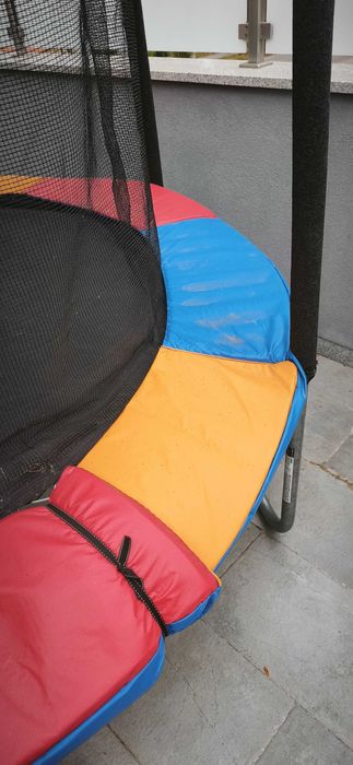 Trampolim para criança