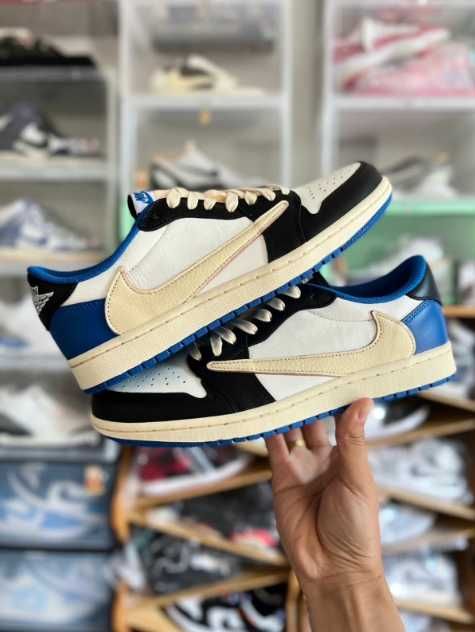 Jordan 1 Retro Low OG SP Travis Scott Fragment R.43