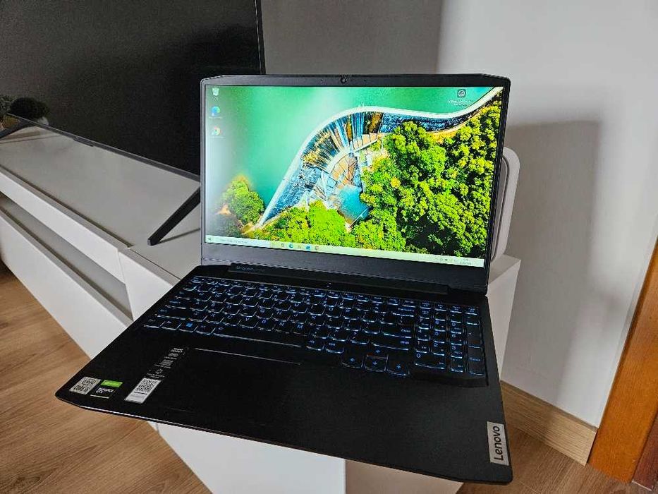 Laptop LENOVO mocna grafika ,petarda do gier , laptop gamingowy dla gracza