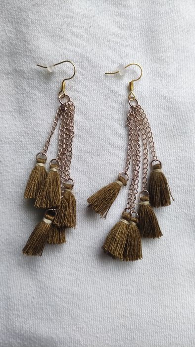 Kolczyki handmade wiszące z brązowymi frędzlami