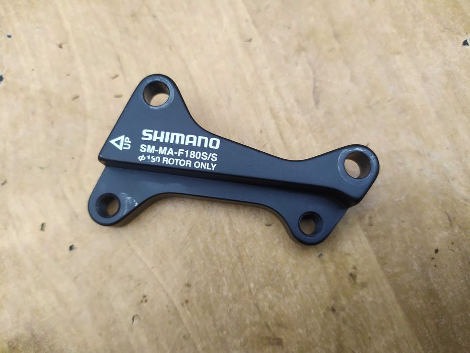 Shimano  SM-MA-F180S/S mocowanie IS na IS dla tarczy 180 na przód.