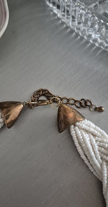 Naszyjnik biały pleciony