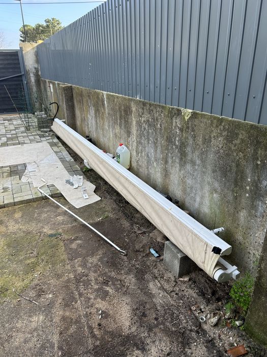 Toldo retratil para café ou jardim