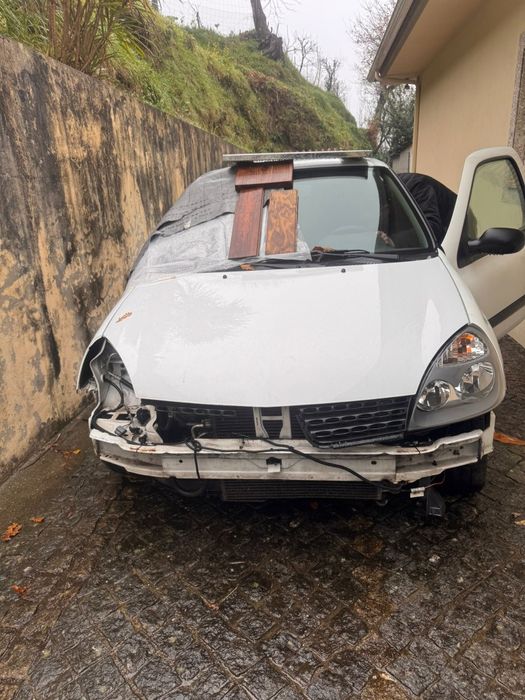 Todo o material Renault clio