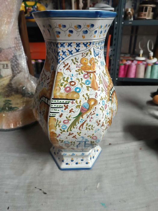 Jarra antiga pintada a mão