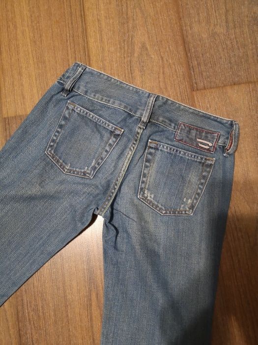 Spodnie jeansowe damskie Diesel - nowe