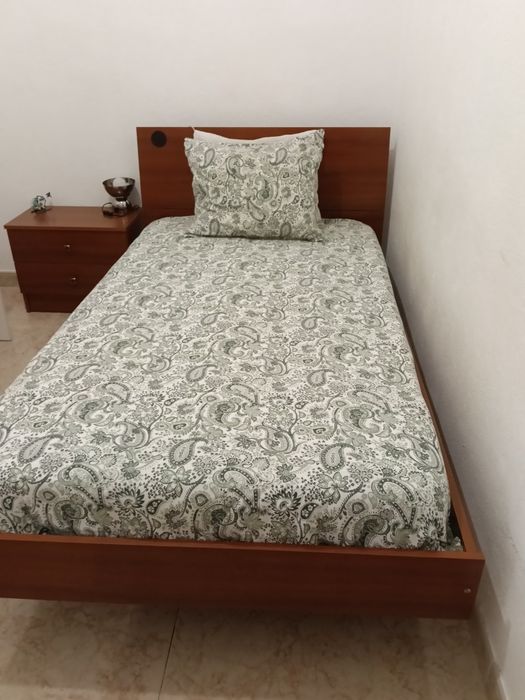 Venda de cama e mesa de cabeceira
