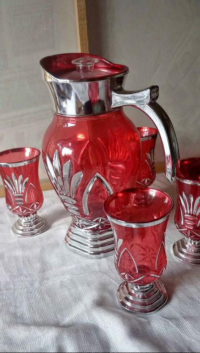 Conjunto de Jarra e 4 copos vermelho sangue ediçao esp.MOULIN ROUGE