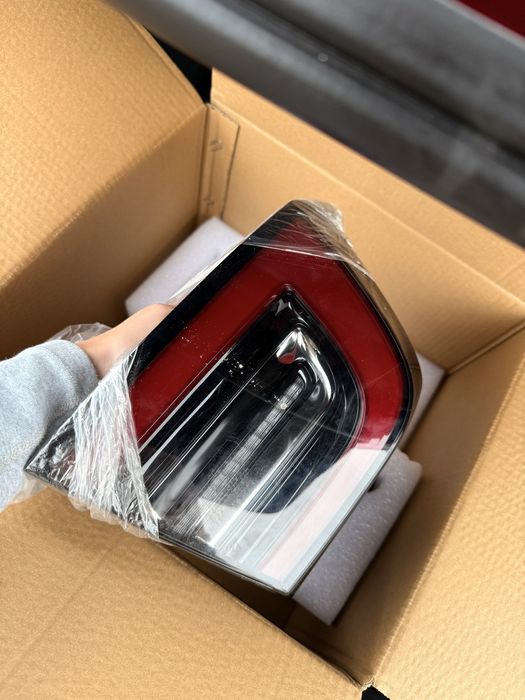 Задні стопи Tesla Model 3 (ліва + права) | США | Оригінал