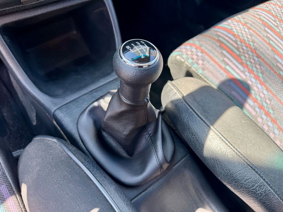 VW Golf 3 GT TDI (3 portas 5 lugares Airbag ABS Vidros e espelhos elétricos…)