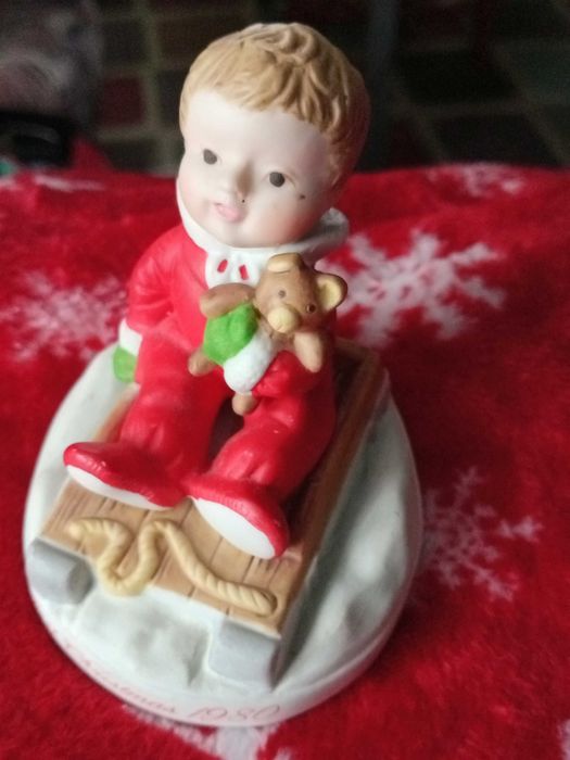 stara figurka porcelanowa