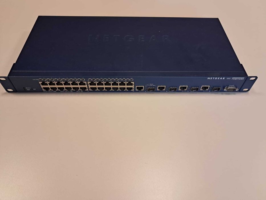 Switch 24 Portas Netgear FSM7328S ProSAFE