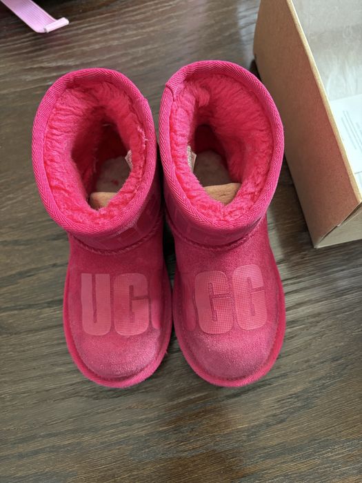 Ugg оригінал розмір 30