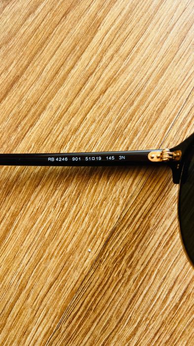 Óculos de sol Ray-Ban 4246