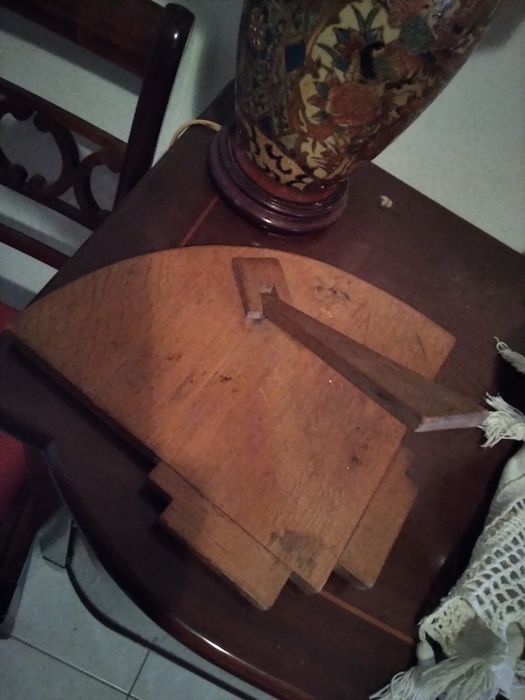 Espelho de mesa com adornos de prata