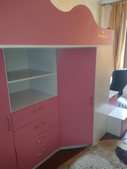 Стінка в дитячу кімнату.Двухяросне дитяче ліжко