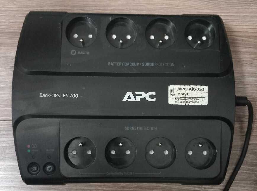 Zasilacz awaryjny UPS APC Back-UPS ES 700