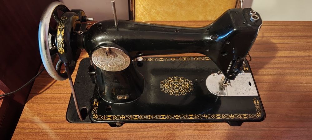 Maquina de costura Singer antiga