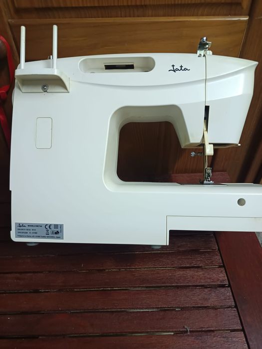 Máquina de Costura Jata Selección 744