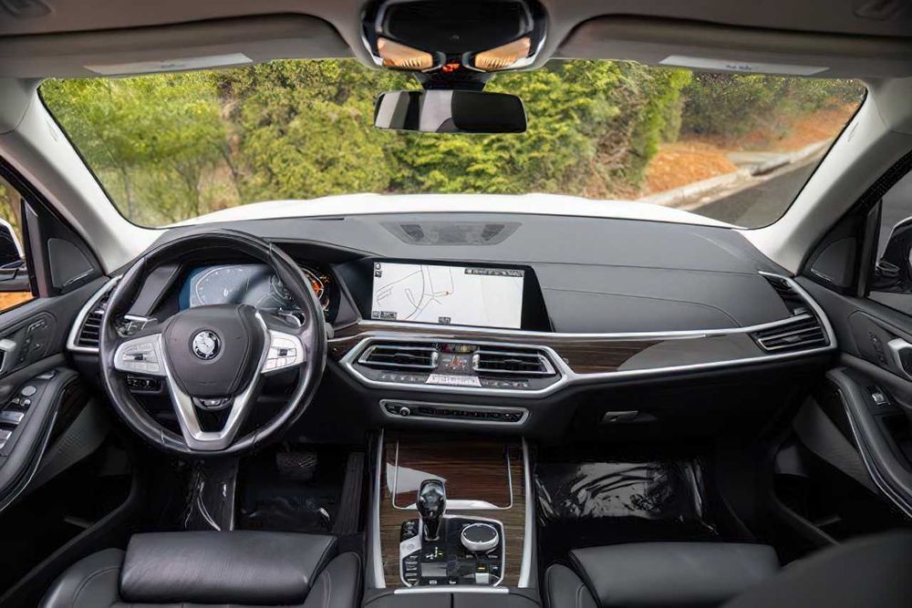 BMW X7      2021