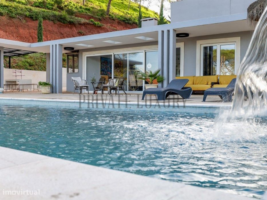 Quinta T8 com piscina aquecida picadeiro e jardim em Setúbal