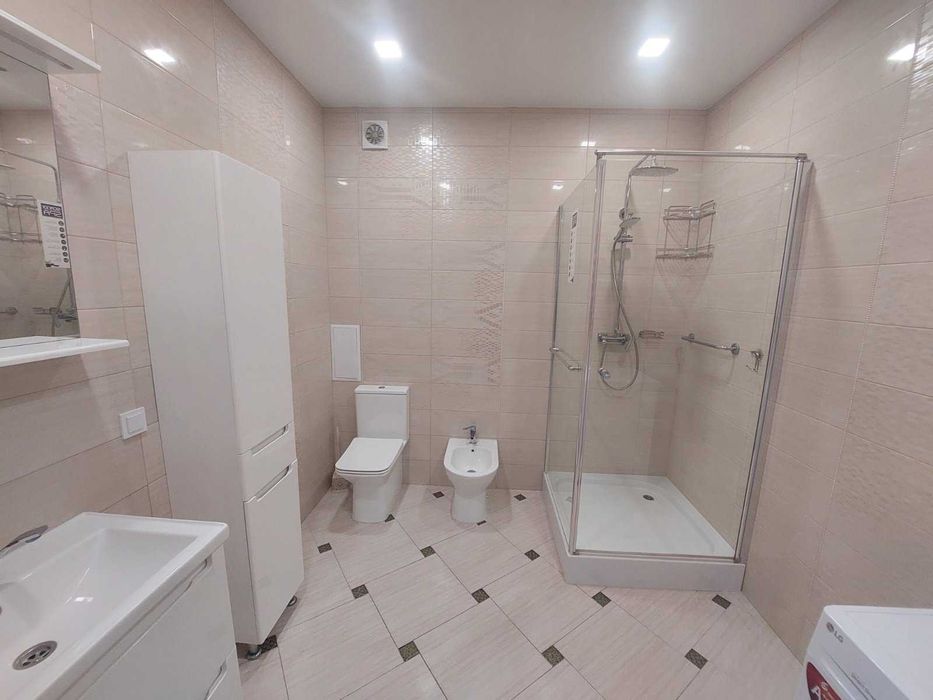 ПРОДАЖ 2 кім. квартира 77 м. кв. вул Крушельницької м. Трускавець