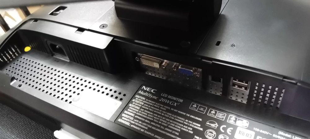 Monitor NEC MultiSync 20WGX² – 20” IPS – DVI/VGA – a funcionar perfeit