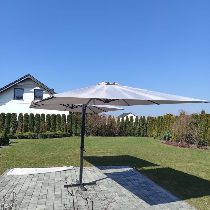 Podwójny parasol ogrodowy