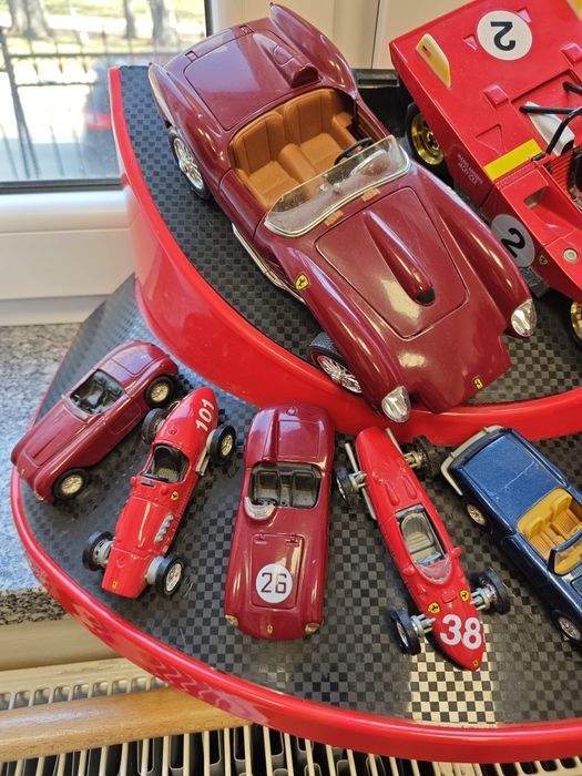 Zestaw Ferrari. Samochodziki. Shell