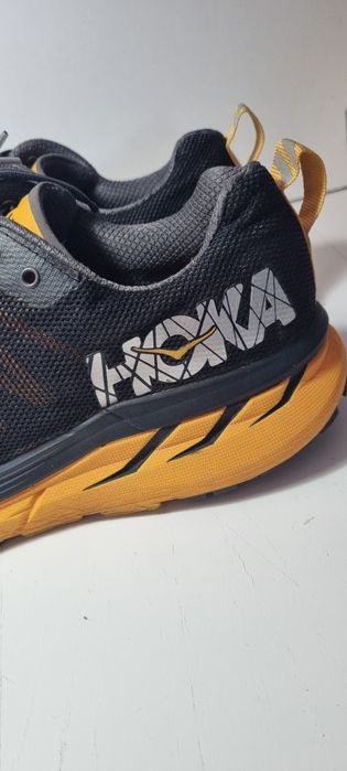 Hoka 42.       .